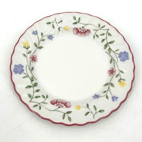 JOHNSON BROS. Vintage White Pink Floral England Bread & Butter Plate 6.25" - Picture 1 of 3